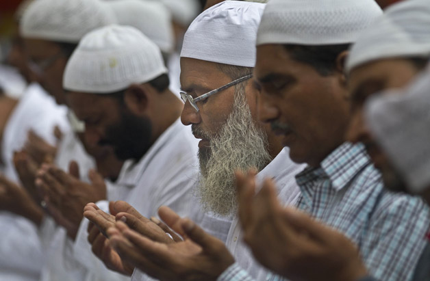 Muslims across the world celebrates Eid al-Fitr with fervour