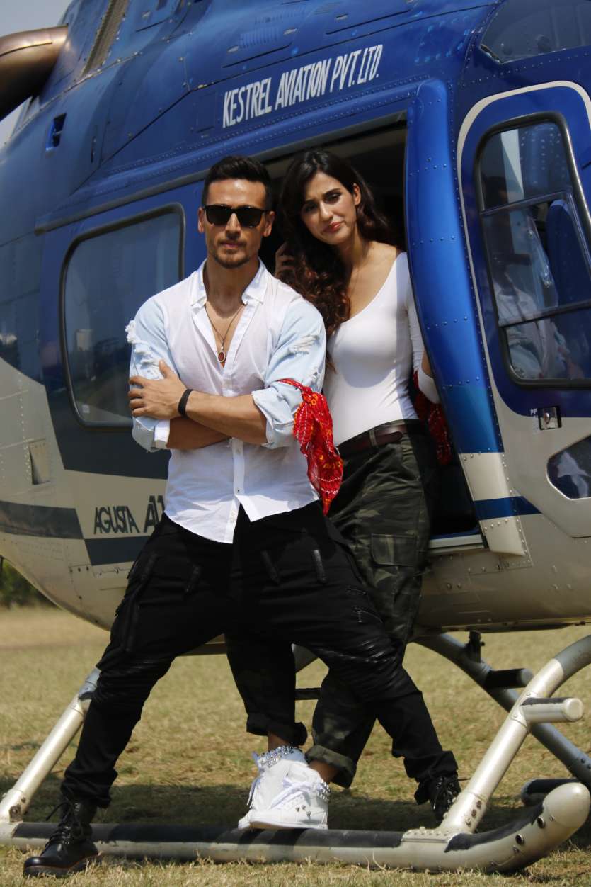 The makers of Baaghi 2 have decided to unveil the trailer of much-anticipated film with a twist. The trailer will be launched on February 21 at Mahalaxmi Race Course in Mumbai. The lead star cast of the film, Tiger Shroff and Disha Patani will be arriving the venue in a bit ‘hatke’ style. Both the actors will be entering the venue via helicopter to enthral the crowd. 