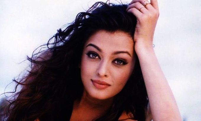 Every time Aishwarya Rai Bachcham makes an appearance in public, she getâ€™s the social media talking for her ethereal beauty and impeccable fashion sense. No wonder why sheâ€™s dubbed as one of the most beautiful women in the world. Letâ€™s have a look at Aishwarya Rai Bachchanâ€™s throwback pictures from her modelling days.Â 