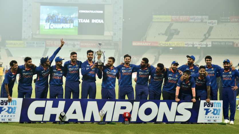 Players of India pose with the Series Trophy after winning 3-0 following the Third T20 International match between India and New Zealand at Eden Gardens on November 21, 2021 in Kolkata, India. 
 