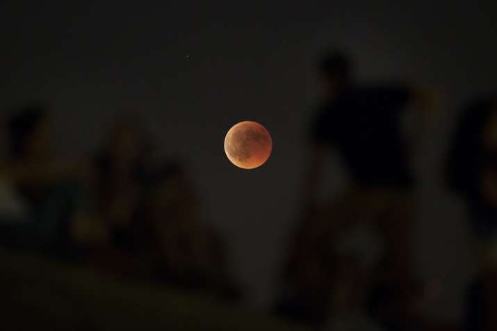 Chandra Grahan 2018: Skygazers witness Blood Moon, LONGEST ...